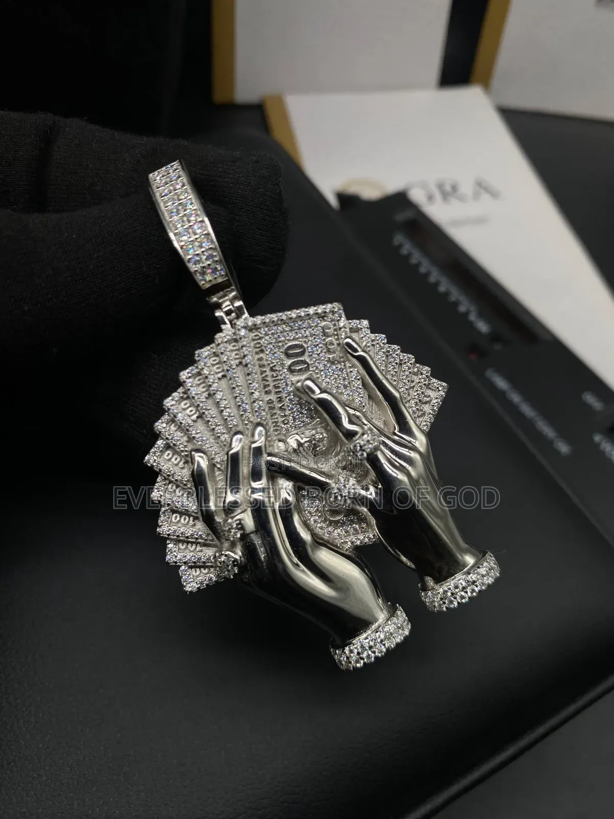 VSS Moissanite Diamond Cuban Neck Chain With Dollar in Hand Pendant
