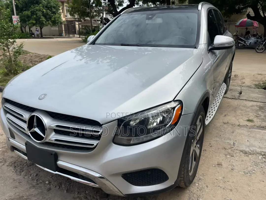 Mercedes-Benz GLC-Class GLC 300 2025 Silver