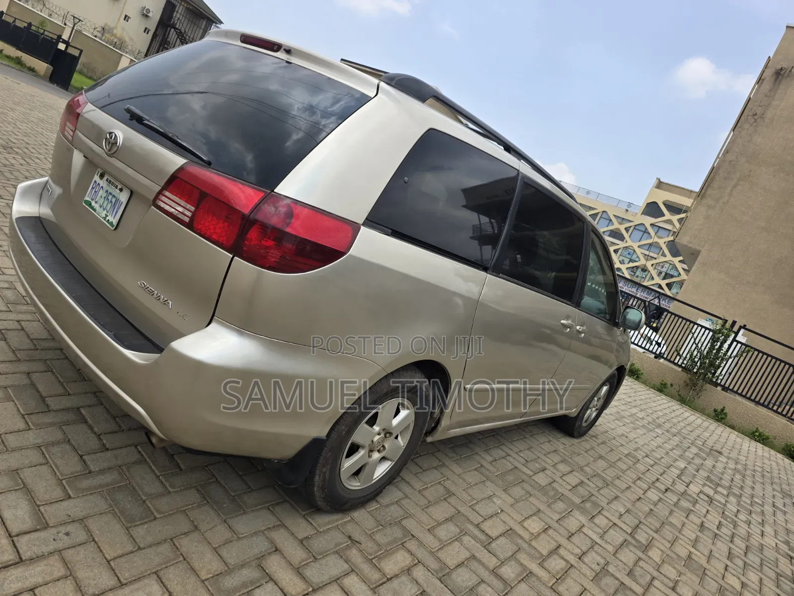 Toyota Sienna 2005 Gold