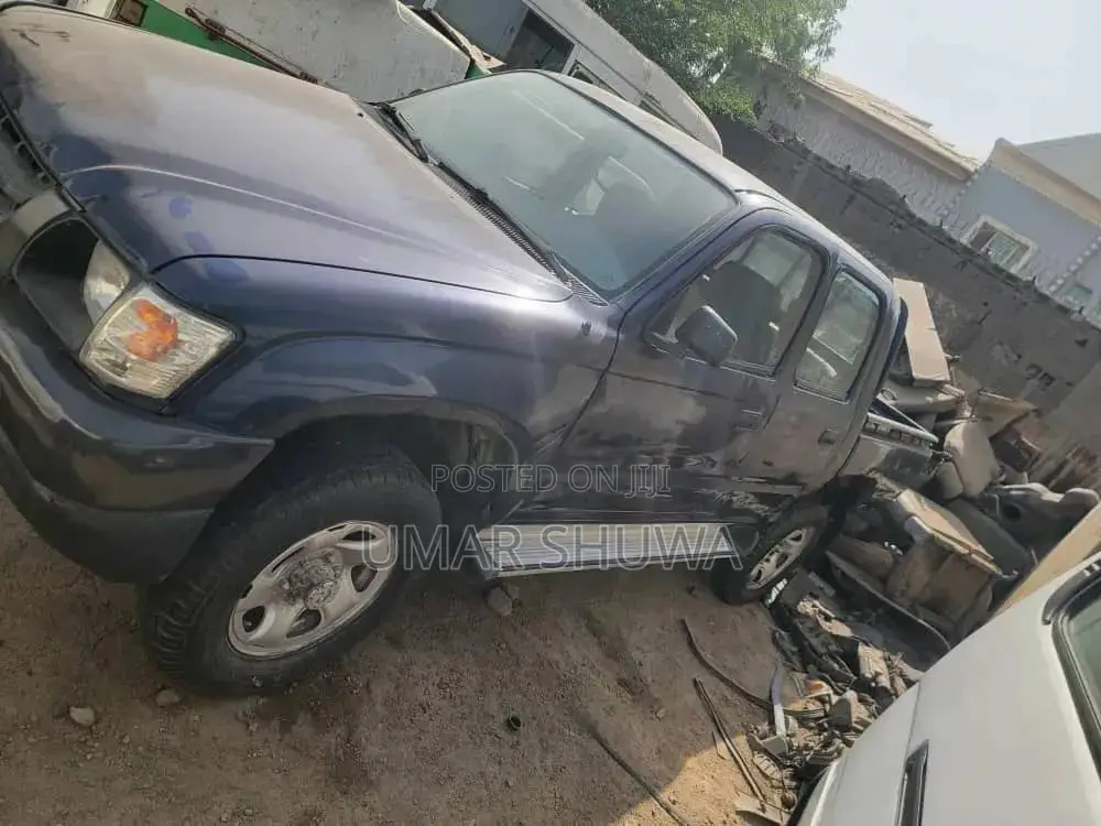 Toyota Hilux 1998 Blue