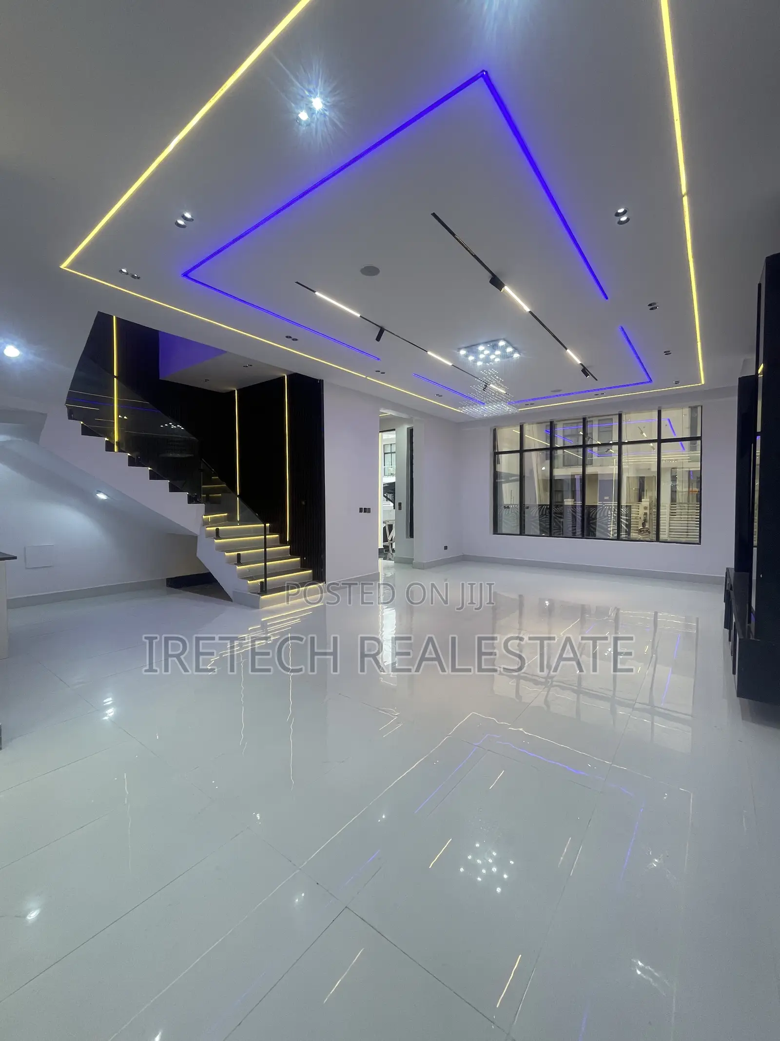 5bdrm Duplex in Lekki Palm A Well for sale