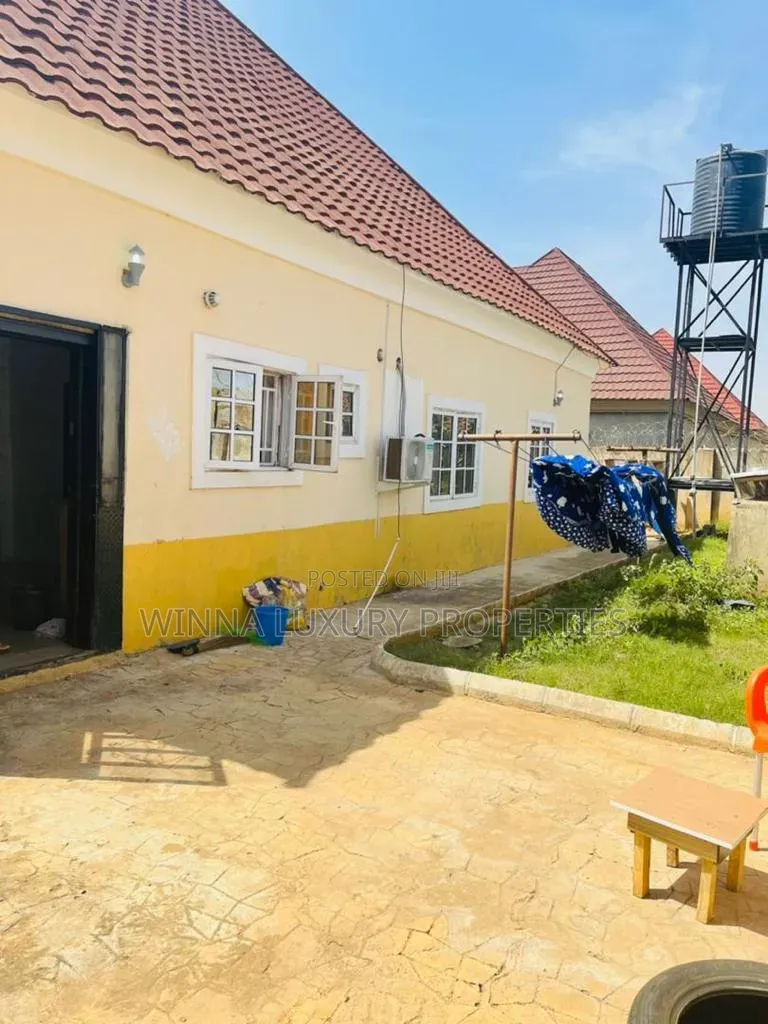3bdrm Bungalow in Shimex Estate, Pyakasa for sale