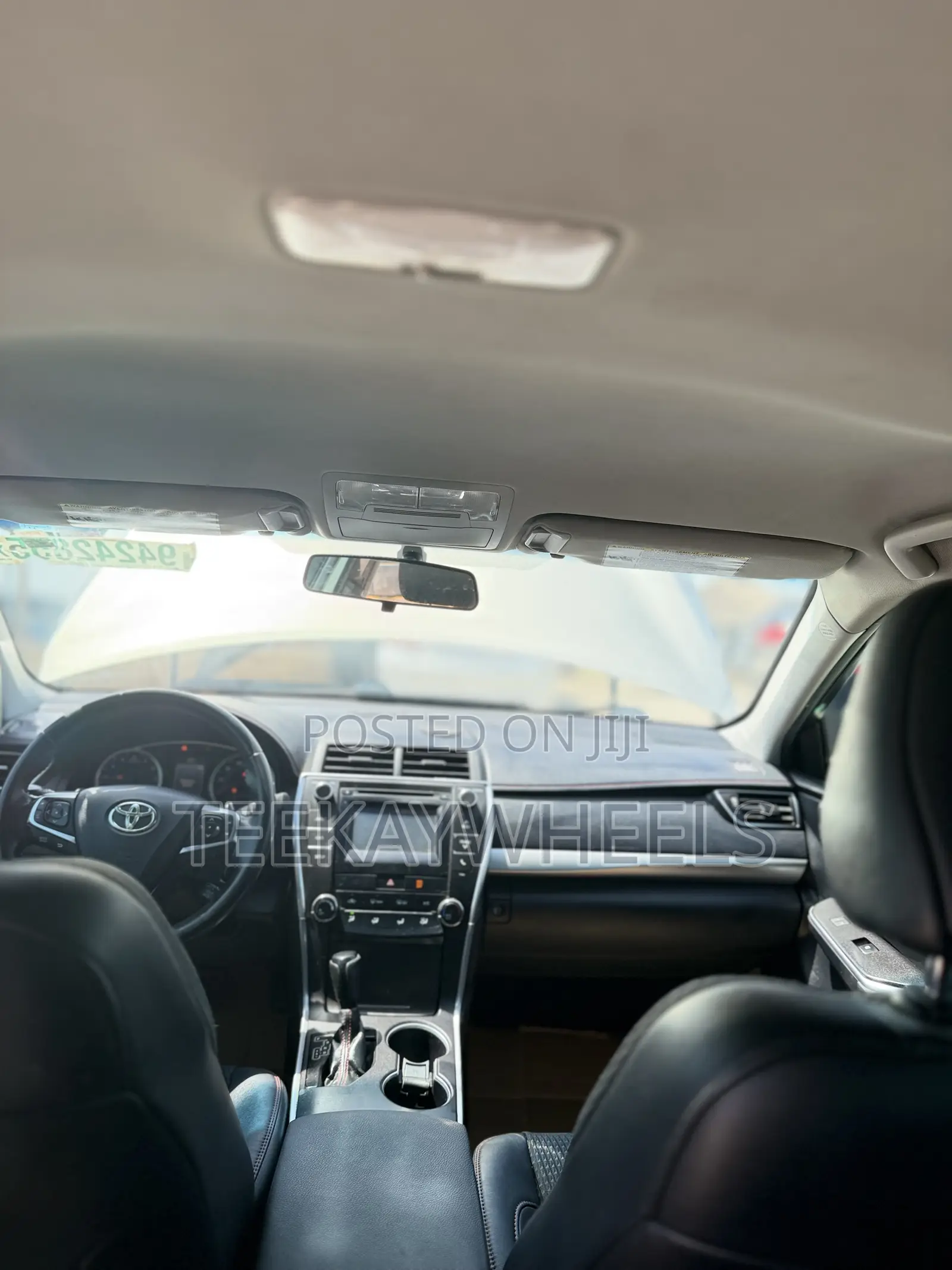 Toyota Camry SE 4dr Sedan (2.5L 4cyl 6A) 2016 Gold