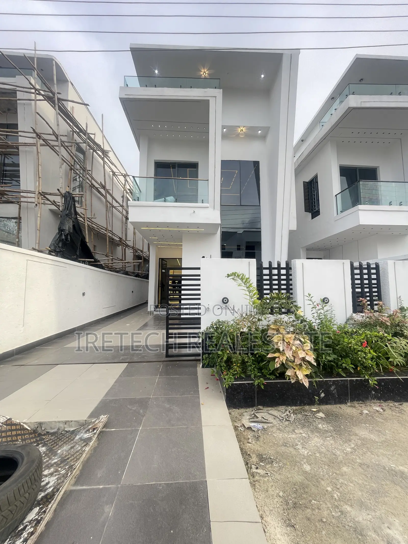 4bdrm Duplex in Lekki Palm Estate, Ado / Ajah for sale