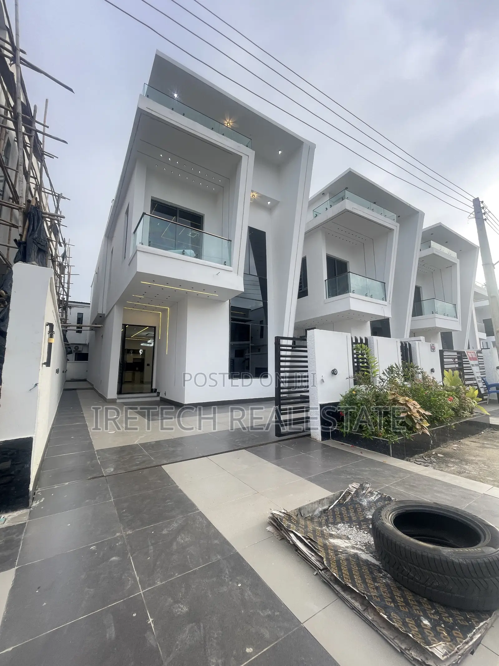 4bdrm Duplex in Lekki Palm Estate, Ado / Ajah for sale