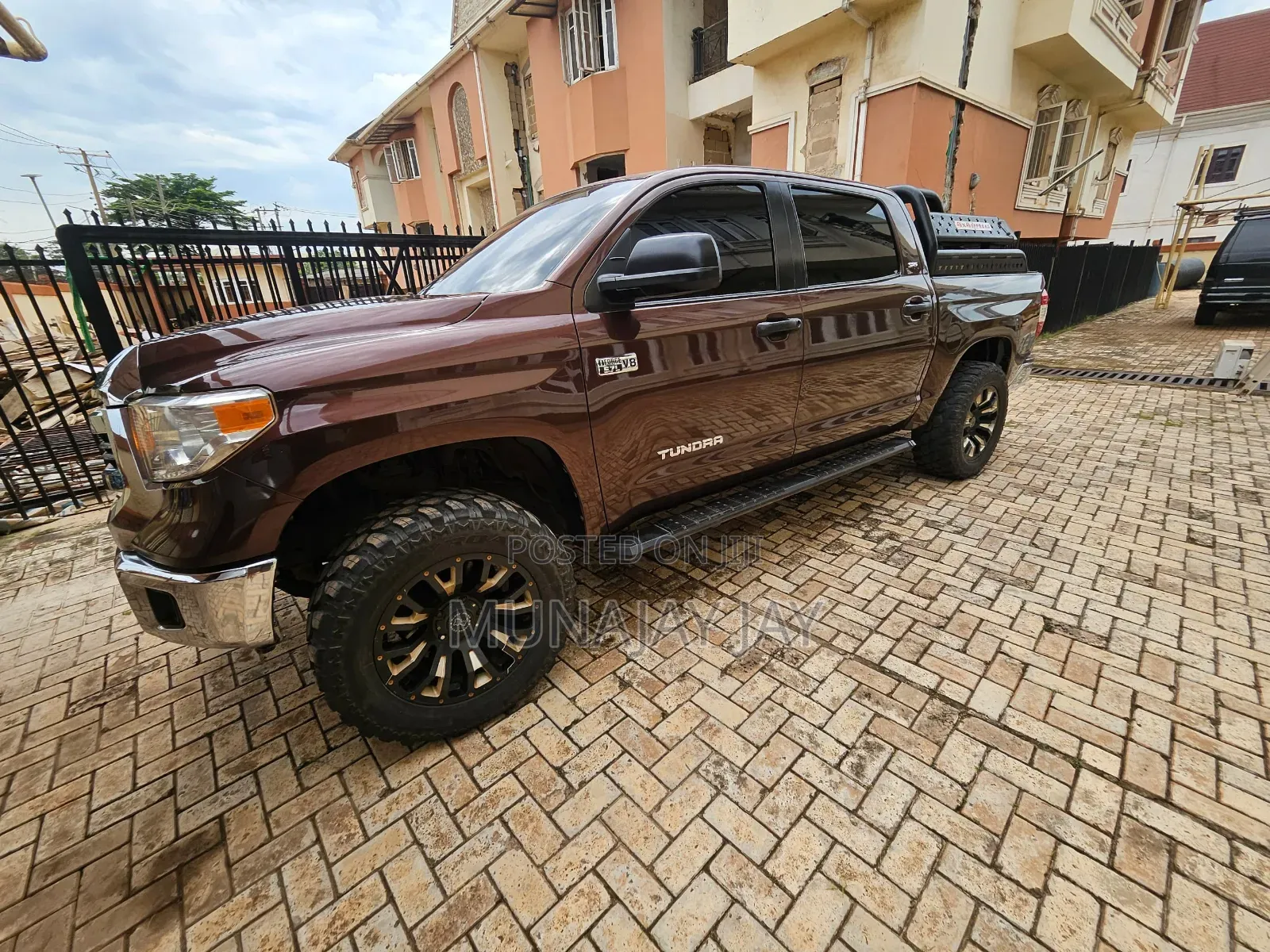 Toyota Tundra SR 5.7L V8 4x2 Double Cab 6.6 ft. box 145.7 in. WB 2017
