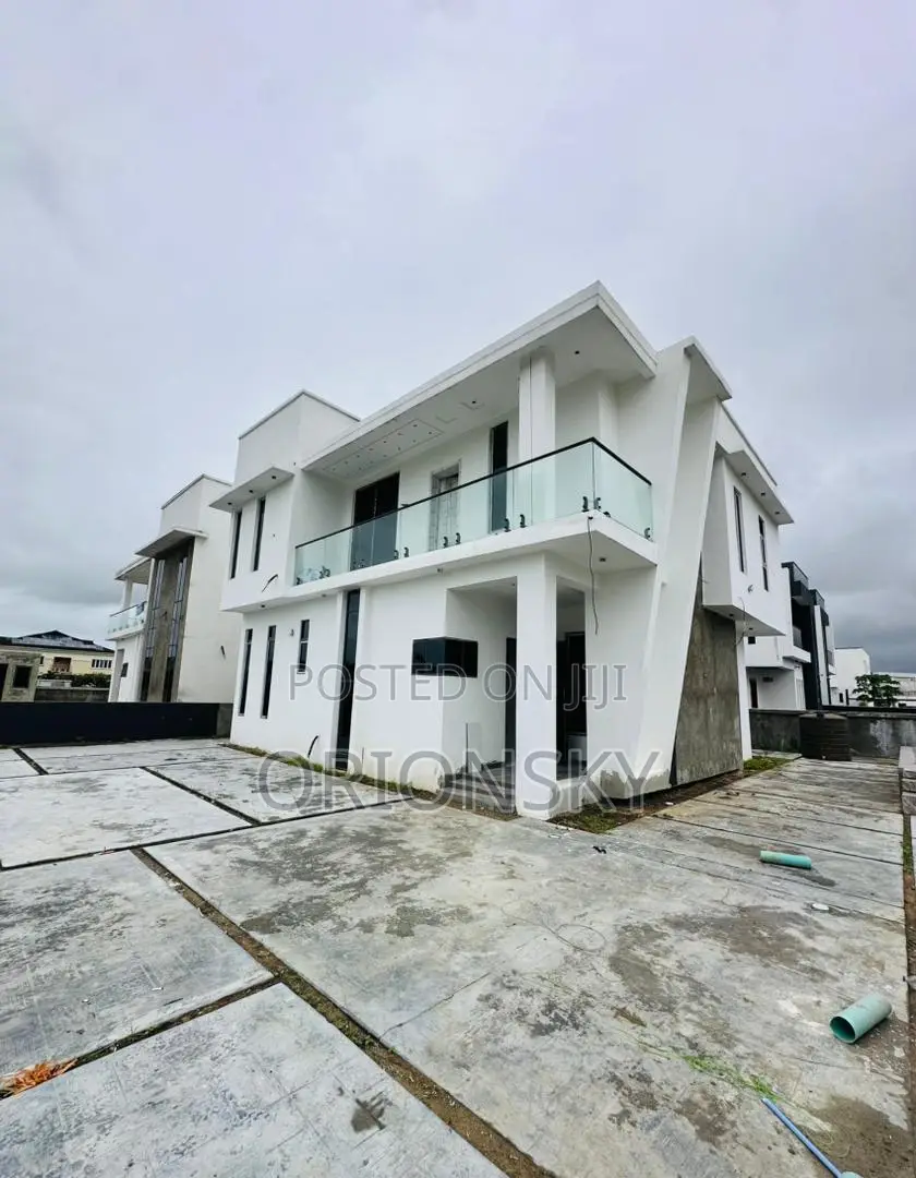 5bdrm Duplex in Off Lekki-Epe Expressway for sale