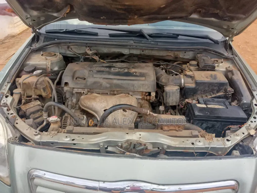 Toyota Avensis 2005 Green