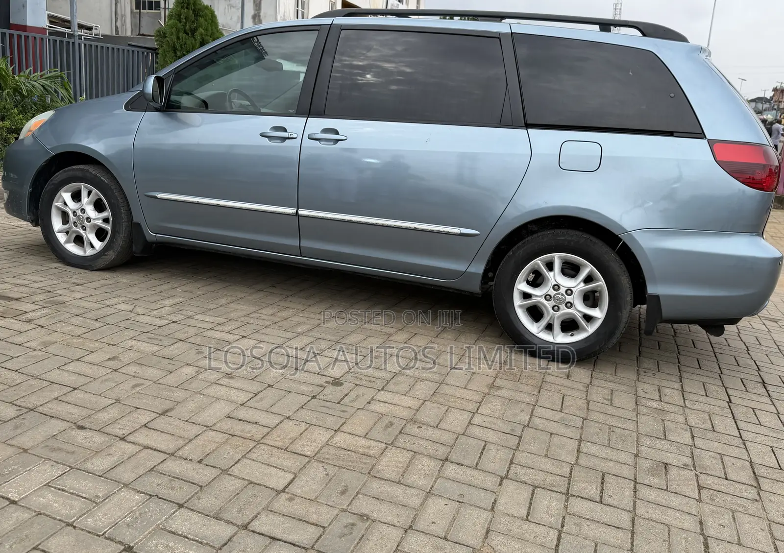 Toyota Sienna XLE 2005 Blue