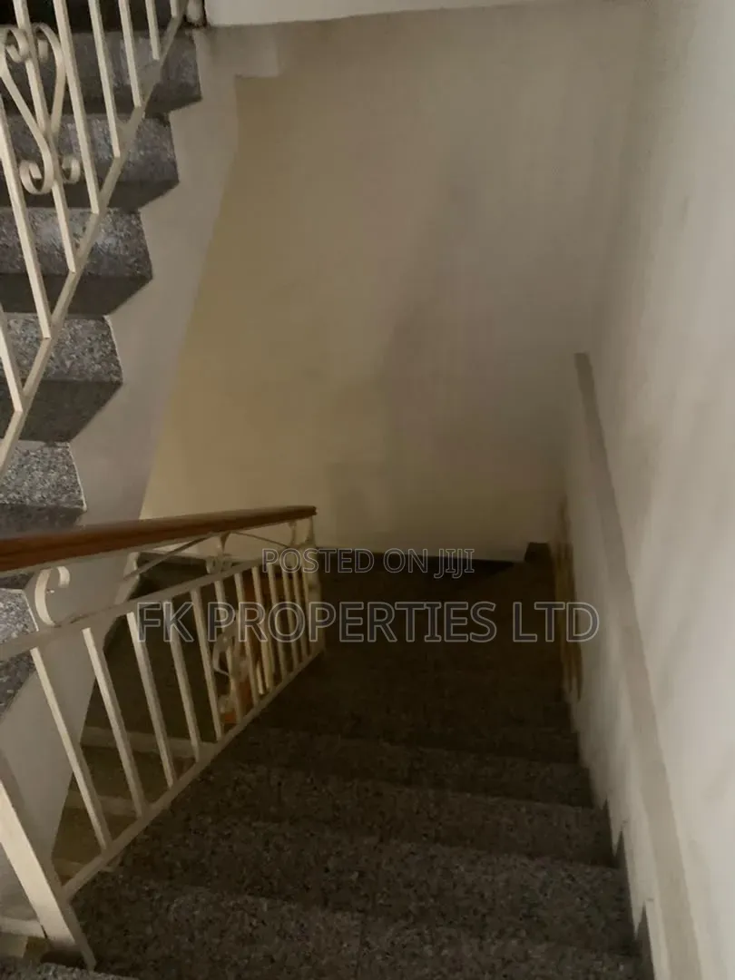 Studio Apartment in Osapa london for rent