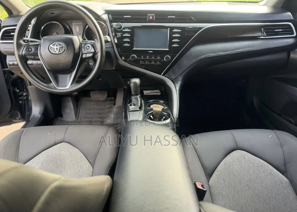 Toyota Camry 2019
