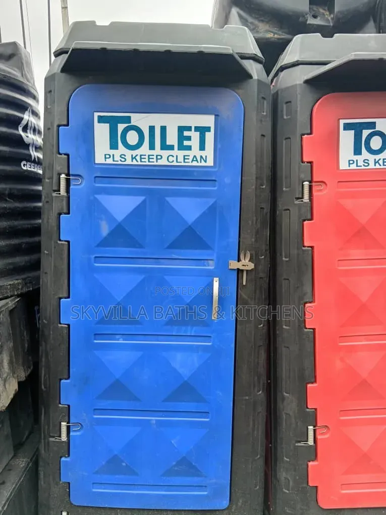 Heavy-Duty Toilet Cabin – Outdoor Mobile Restroom
 Overhead Tank