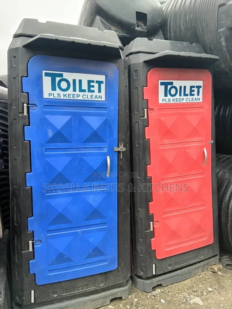 Heavy-Duty Toilet Cabin – Outdoor Mobile Restroom
 Overhead Tank