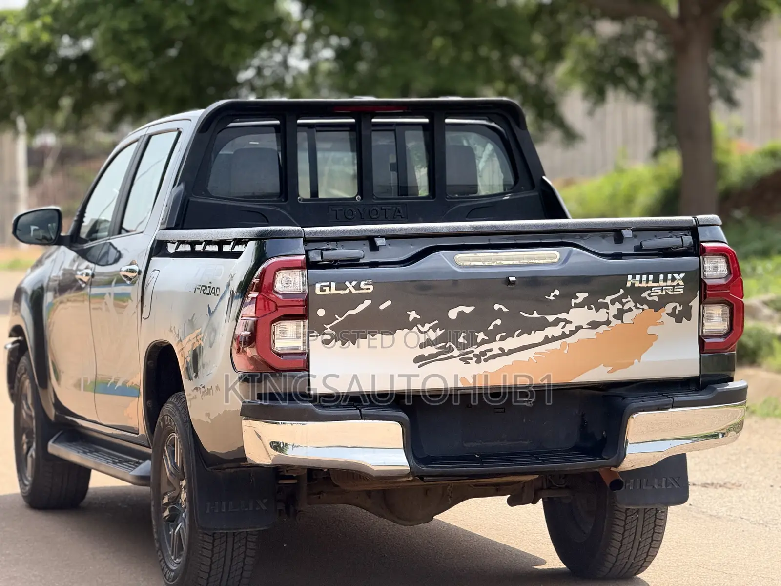 Toyota Hilux 2021 Gray