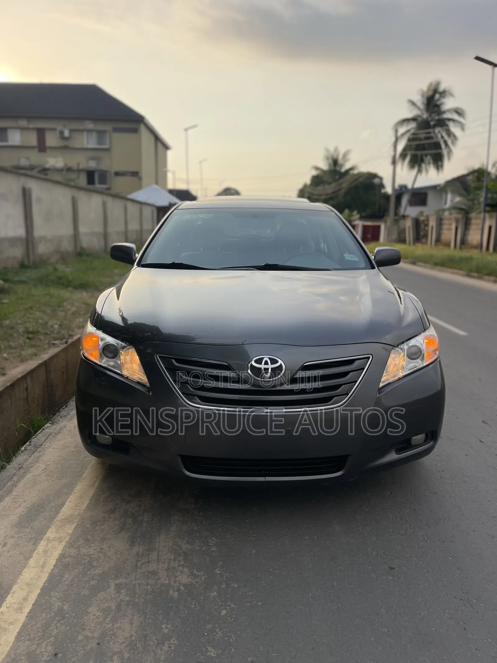 Toyota Camry XLE 4dr Sedan (2.4 4cyl 5A) 2008 Gray