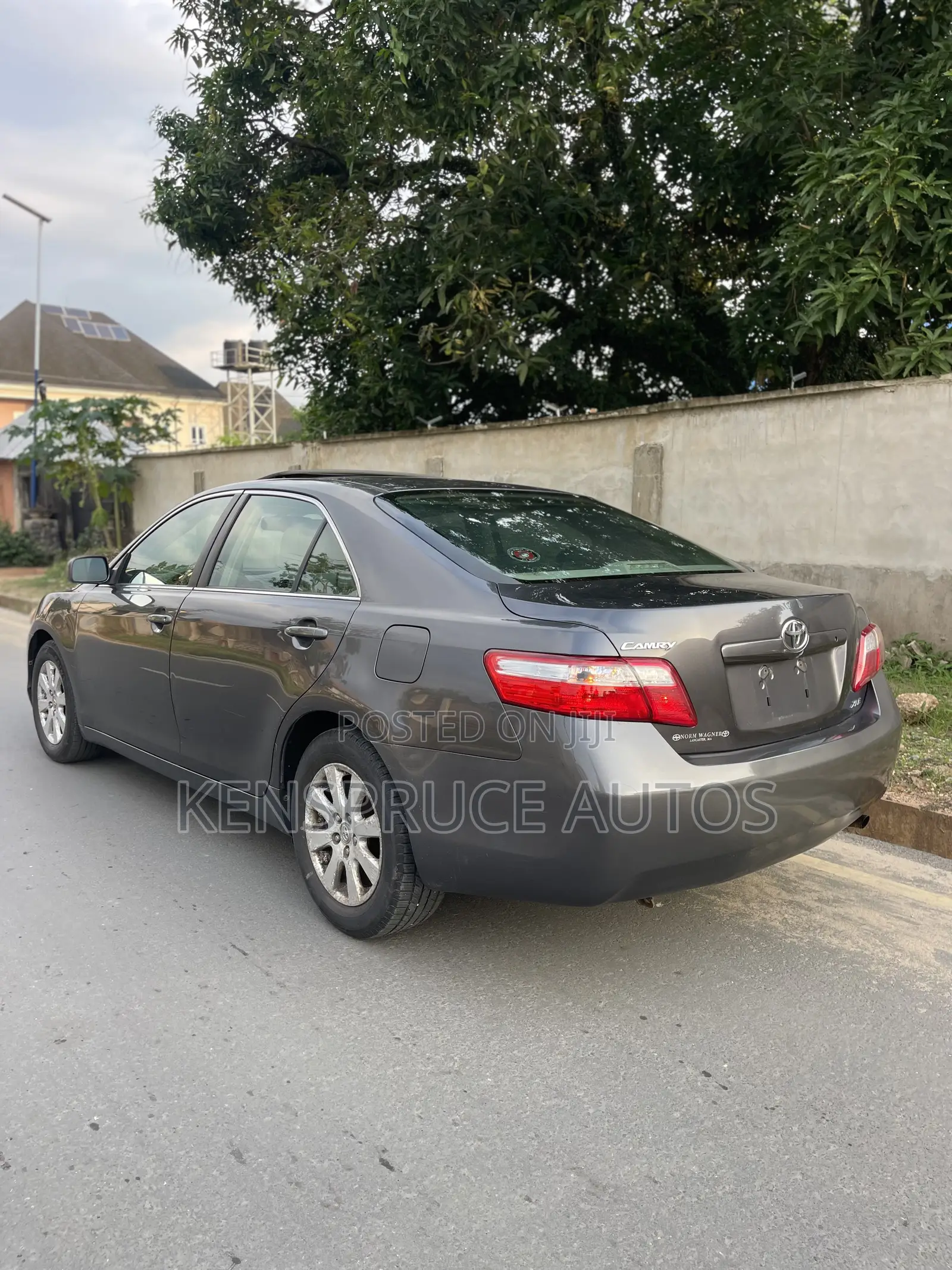 Toyota Camry XLE 4dr Sedan (2.4 4cyl 5A) 2008 Gray