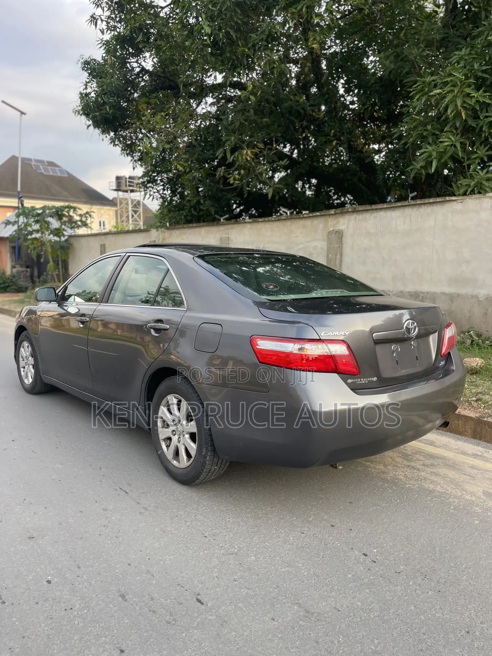 Toyota Camry XLE 4dr Sedan (2.4 4cyl 5A) 2008 Gray