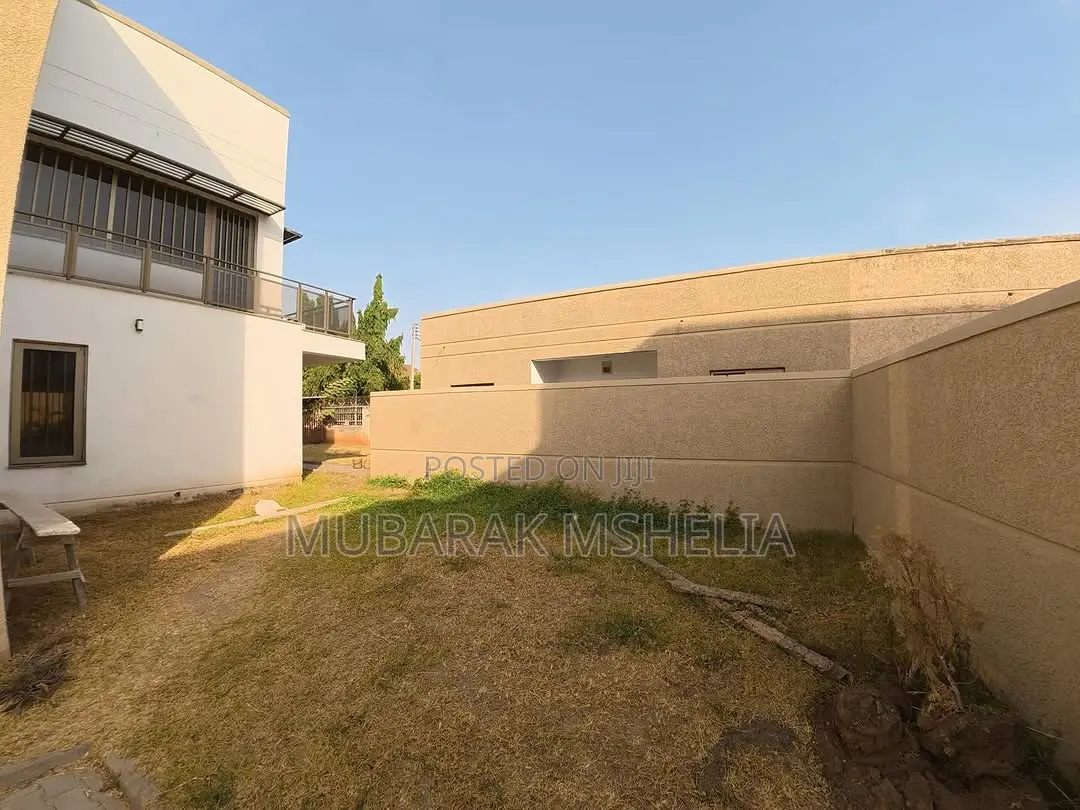 4bdrm Duplex in Maitama for sale