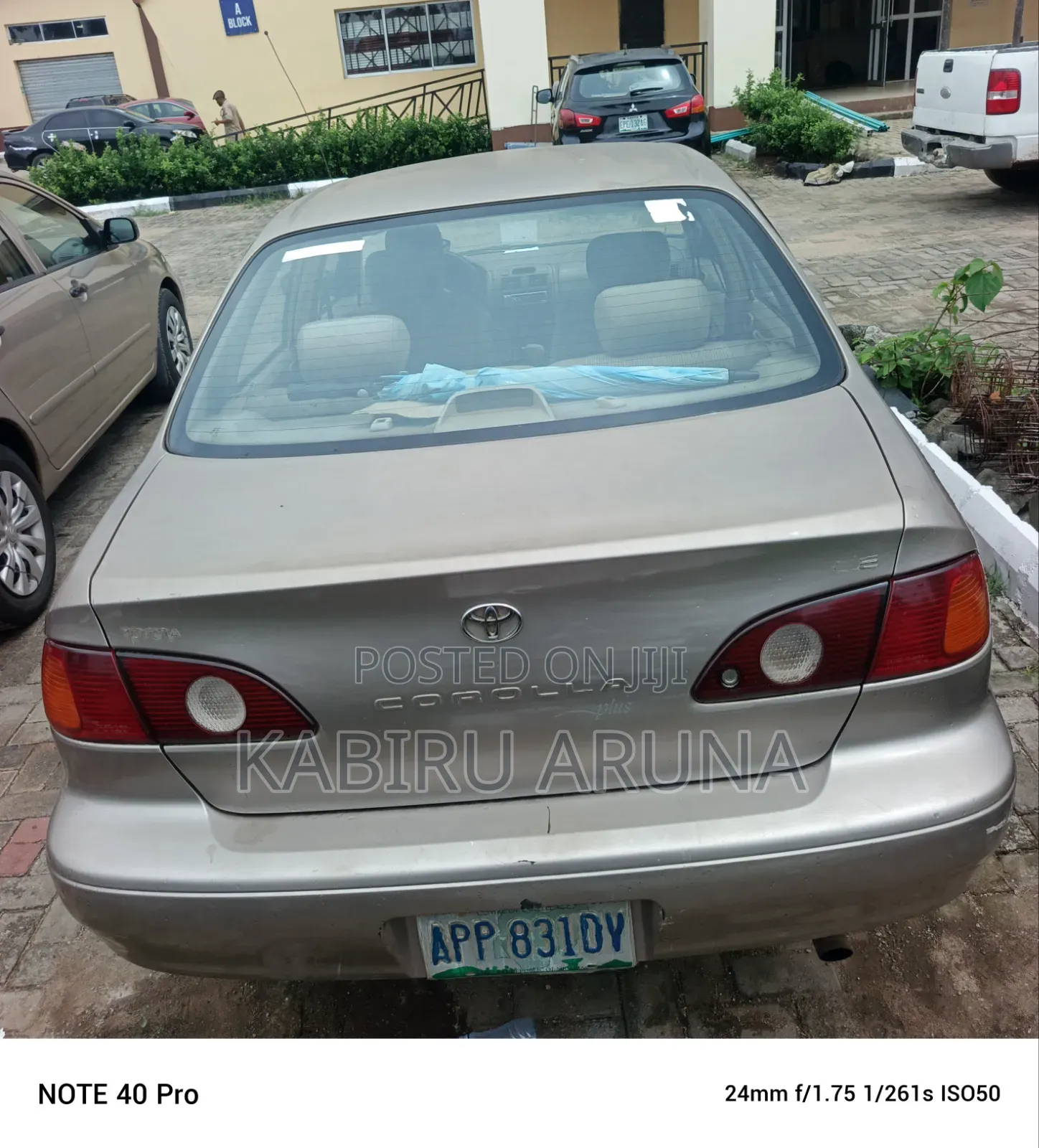 Toyota Corolla 2001 Gold