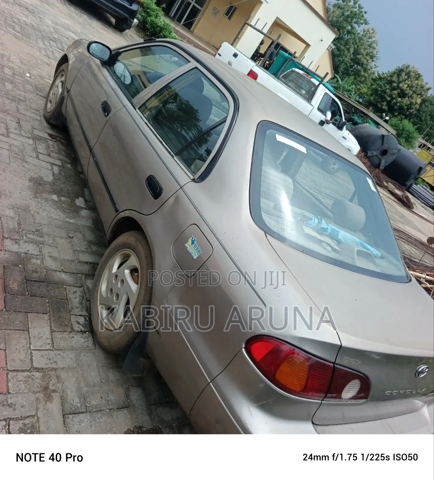 Toyota Corolla 2001 Gold