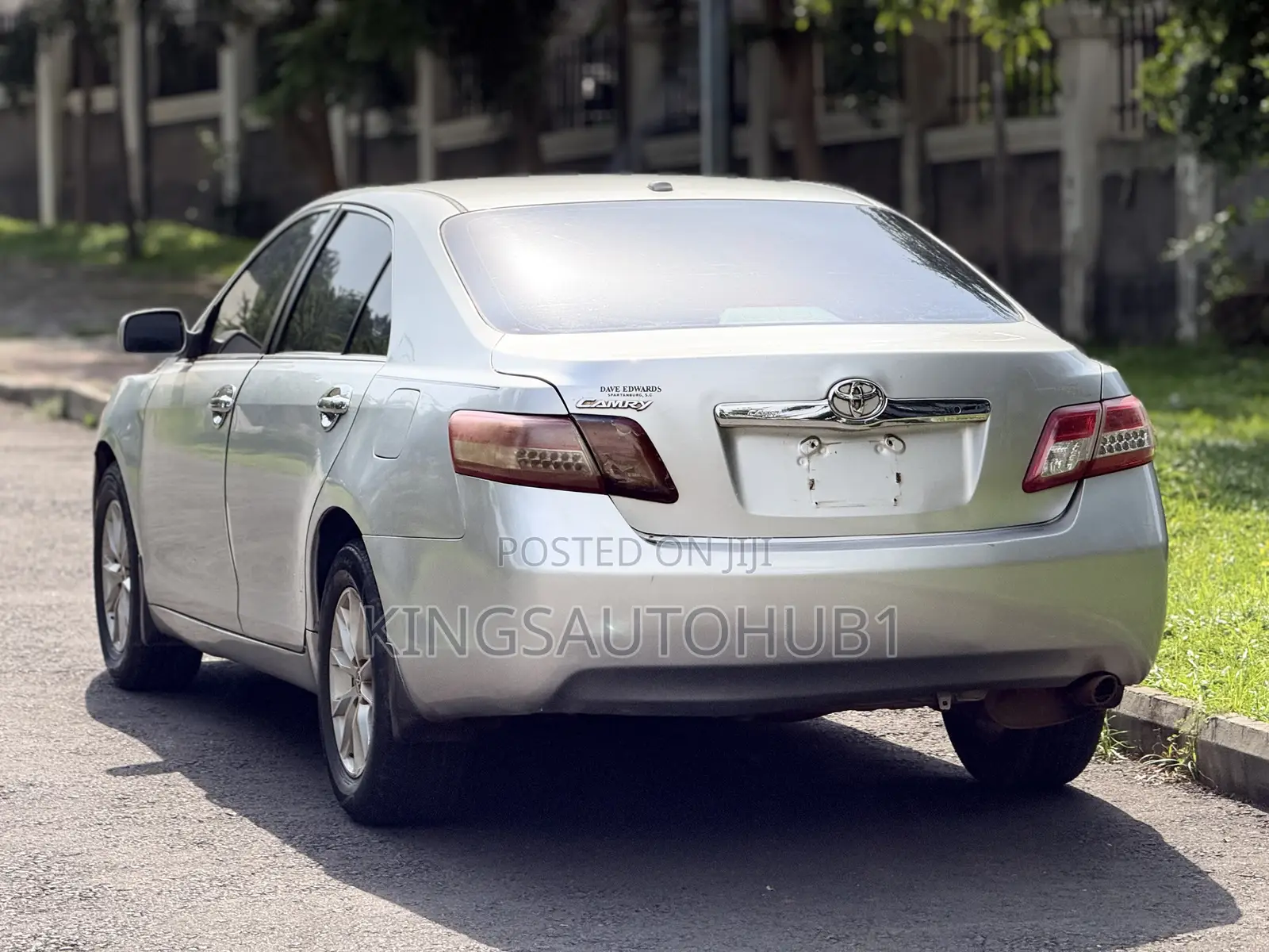 Toyota Camry LE 4dr Sedan (2.5L 4cyl 6AM) 2010 Silver