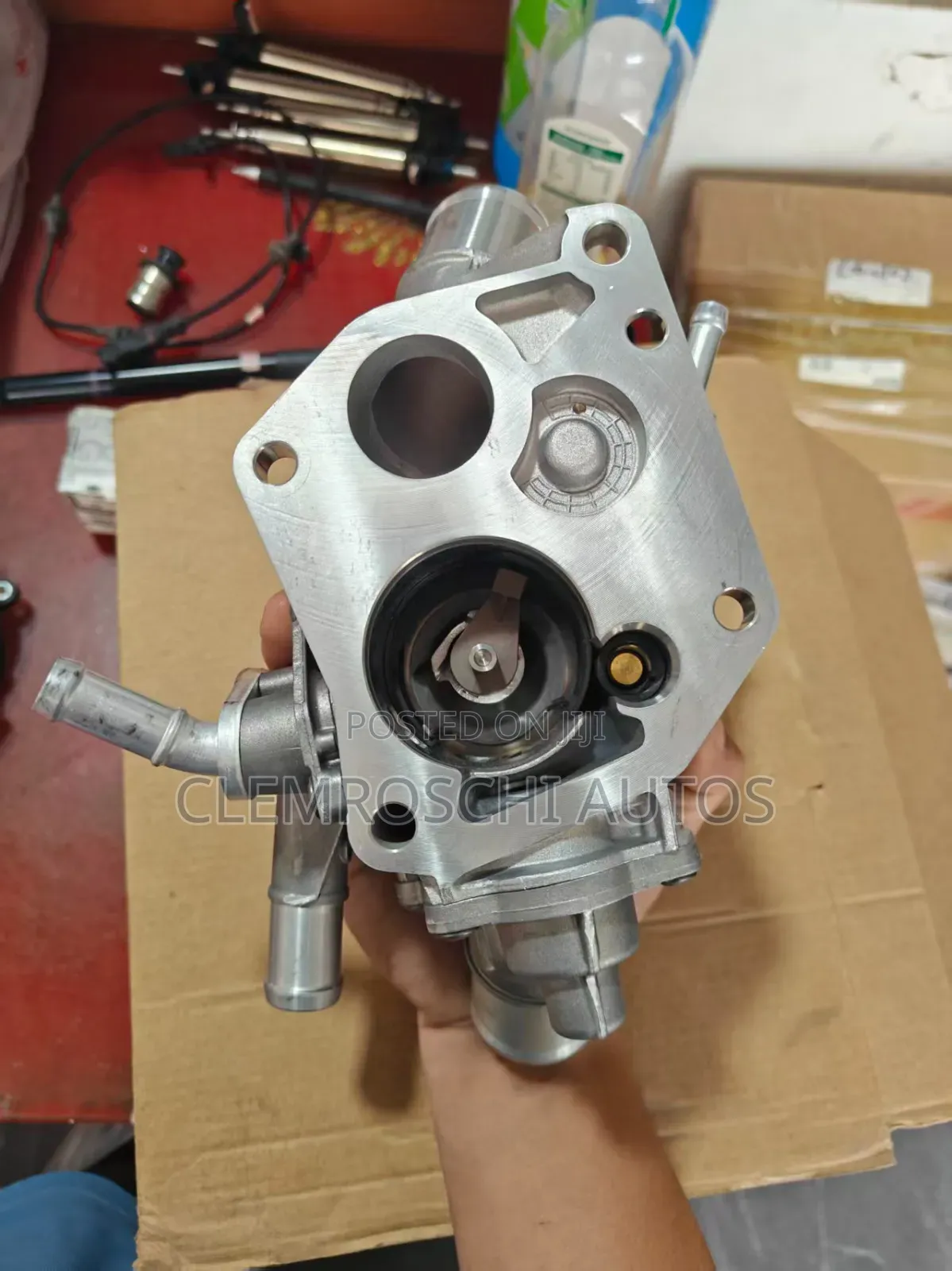 High Quality Certified Brandnew Water Housing Thermostat Infiniti Qx80