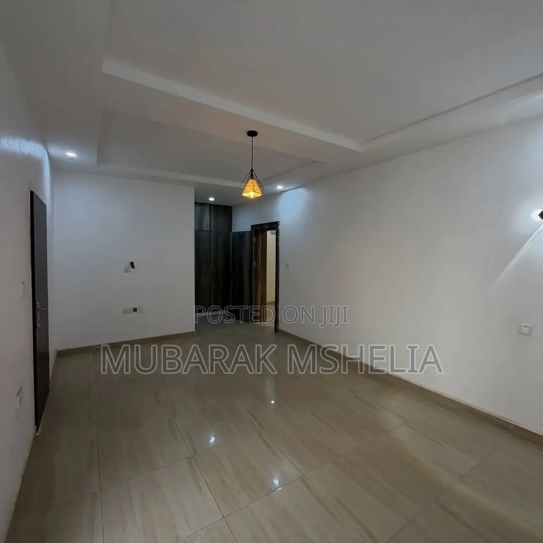 4bdrm Duplex in Jahi for sale