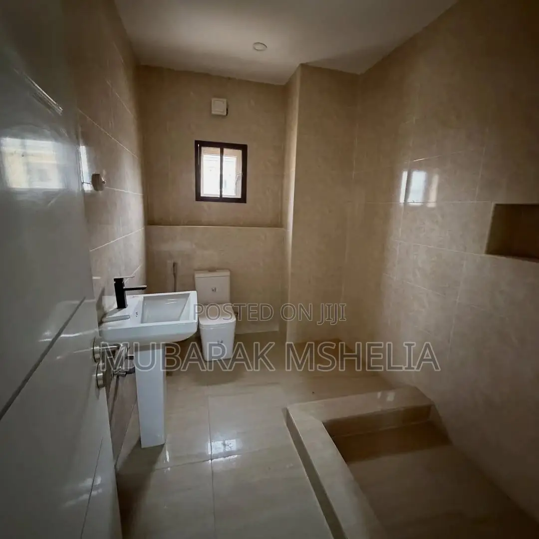 4bdrm Duplex in Jahi for sale