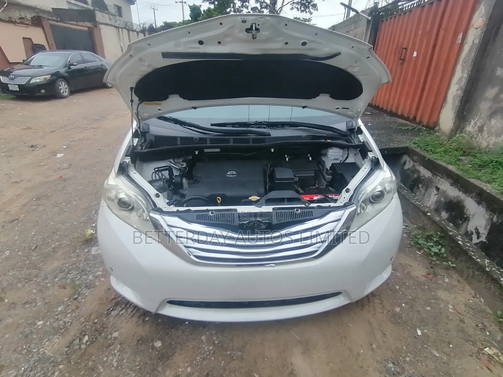 Toyota Sienna 2011 White