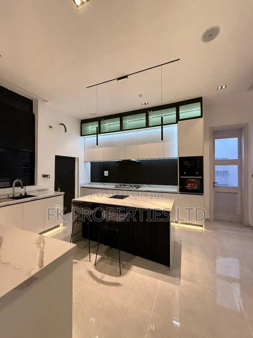 Luxury 5bedroom Fully Detached With Bq and Swimming Pool