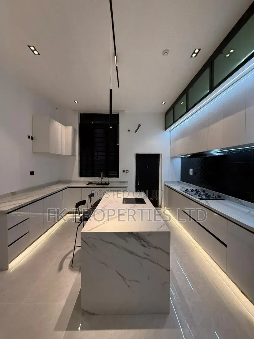 Luxury 5bedroom Fully Detached With Bq and Swimming Pool