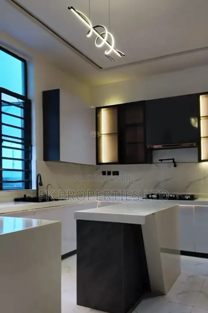 Luxury 5bedroom Fully Detached With Bq and Swimming Pool