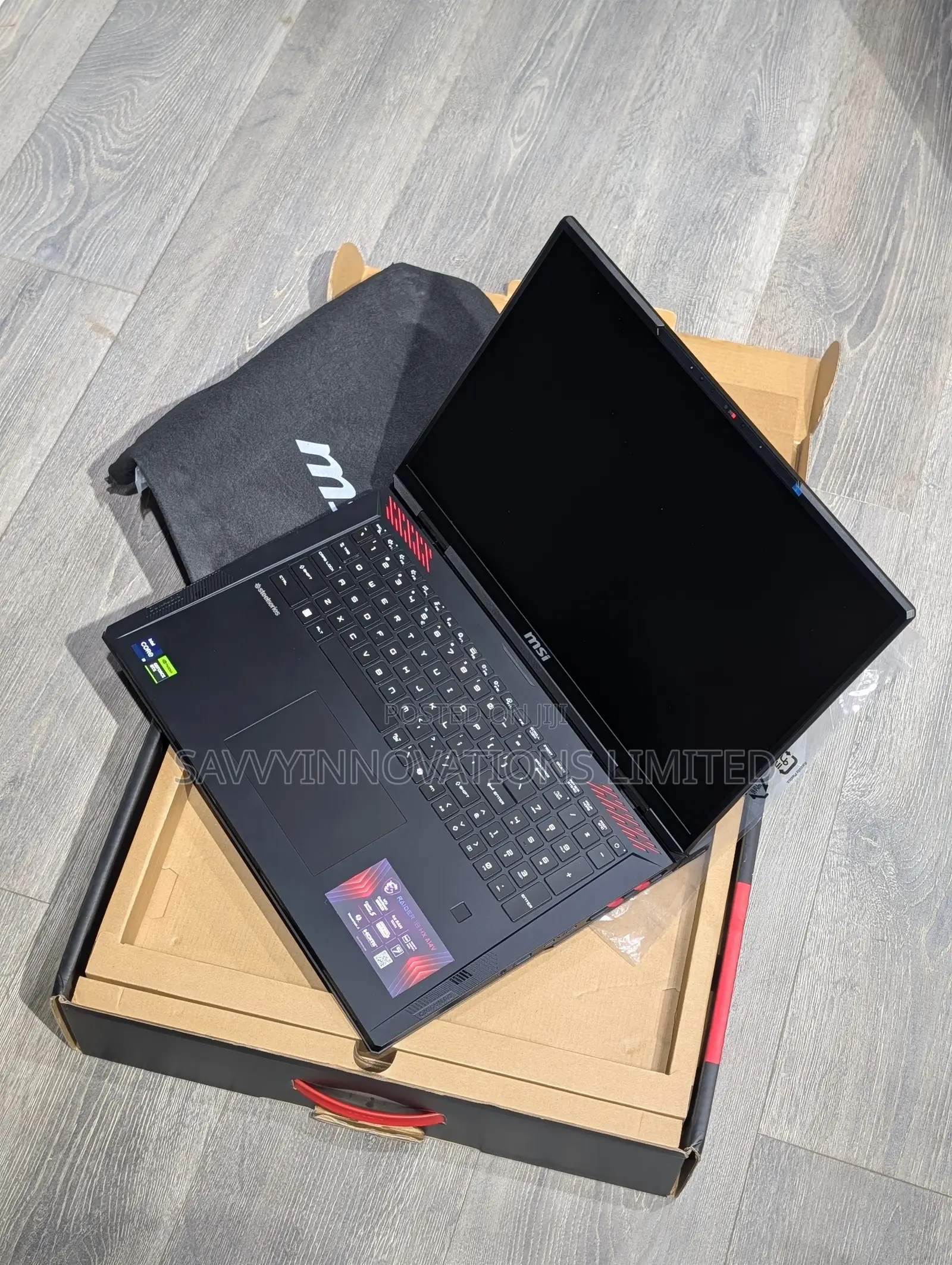 Laptop MSI Raider 18 HX AI A2XW 32GB Intel Core i9 SSD 1T