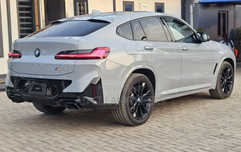 BMW X4 M40i Sports Activity Coupe 2025 Off white