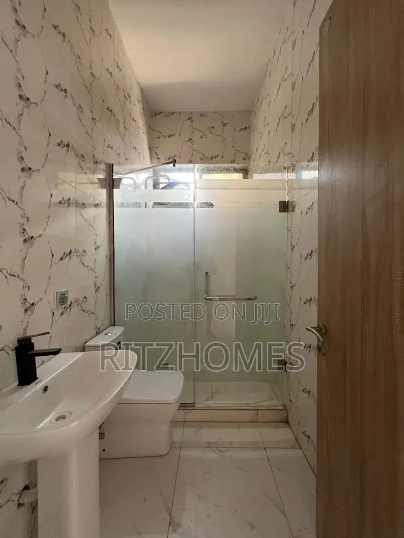 4bdrm Duplex in Ikota for rent