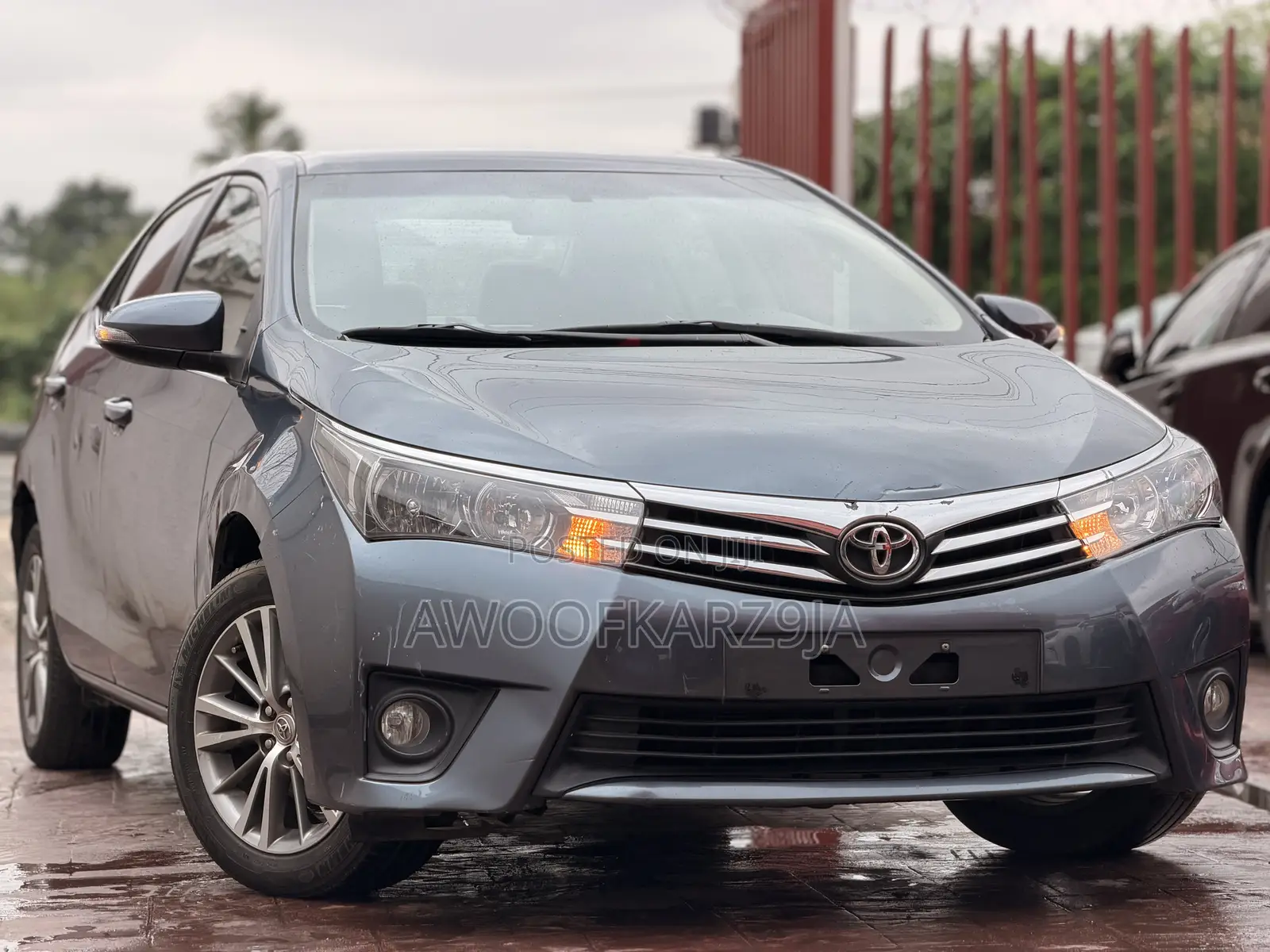 Toyota Corolla LE 4dr Sedan (1.8L 4cyl CVT) 2016 Gray
