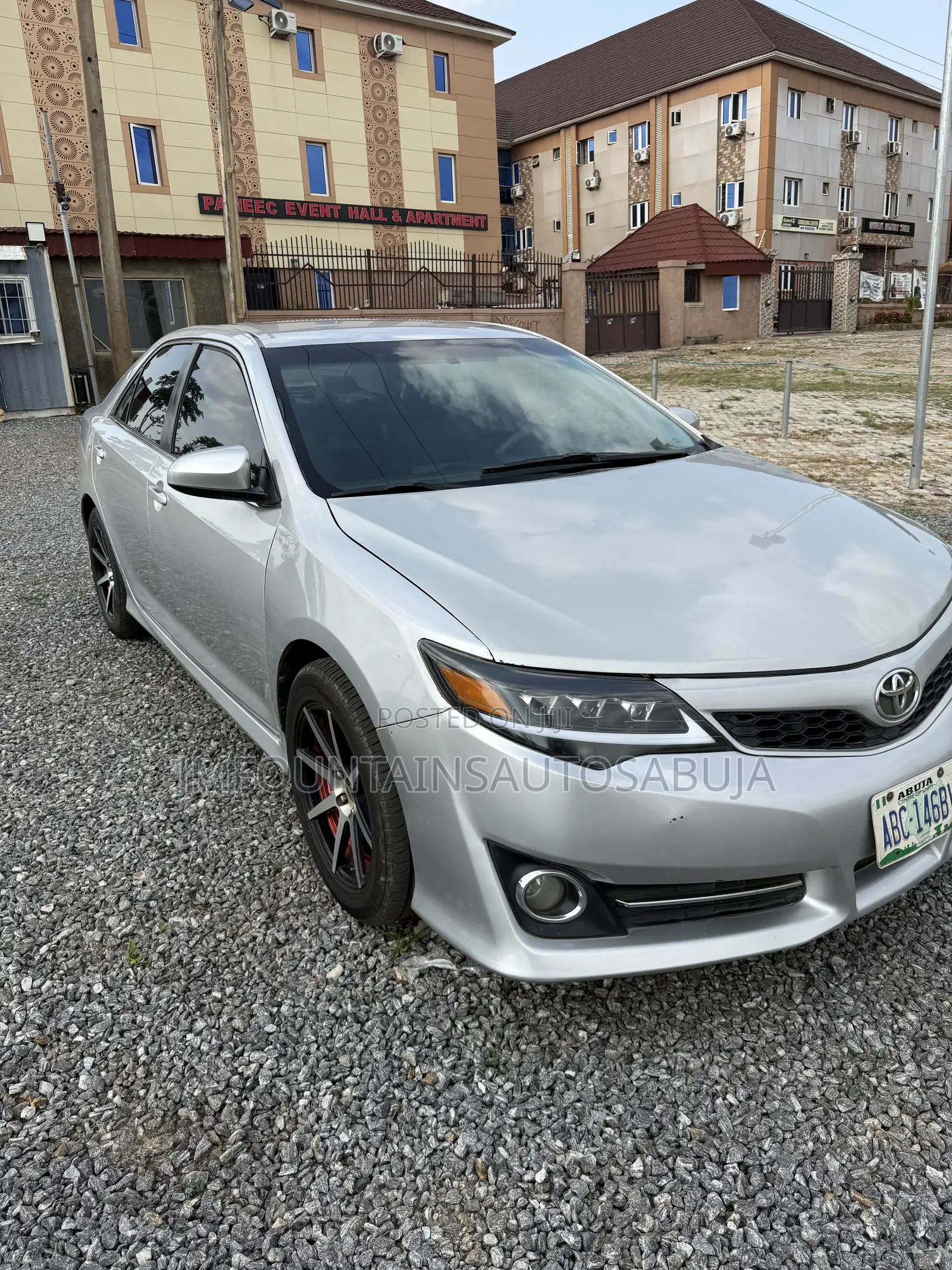 Toyota Camry SE 4dr Sedan (2.5L 4cyl 6A) 2014 Silver