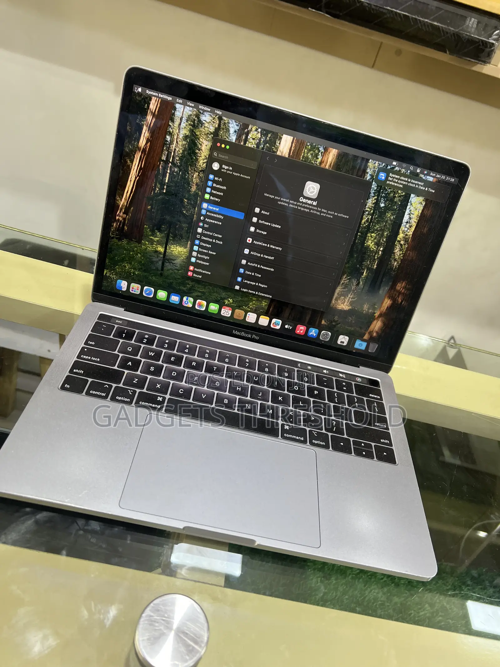 Laptop Apple MacBook Pro 2018 16GB Intel Core i7 SSD 512GB