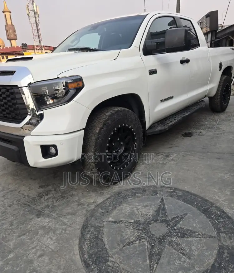 Toyota Tundra 2020 White