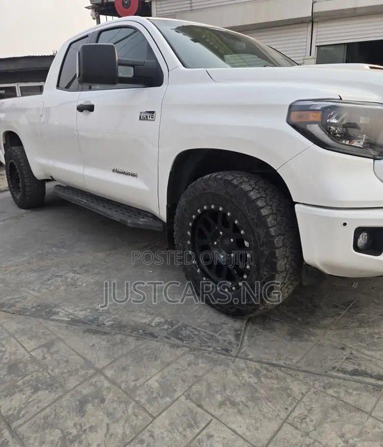 Toyota Tundra 2020 White