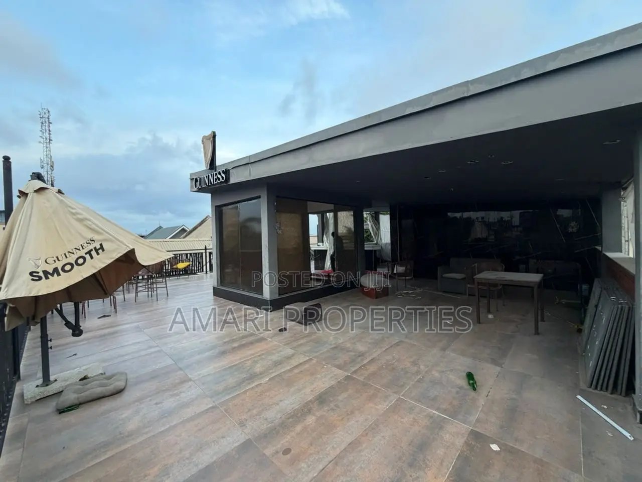 Restaurant and Lounge
