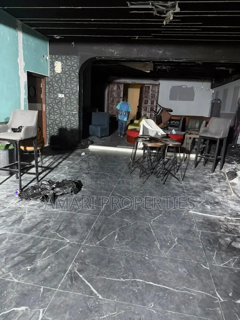 Restaurant and Lounge