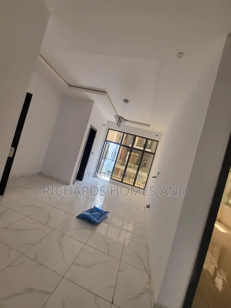 2bdrm Apartment in Ilaje / Lekki for rent
