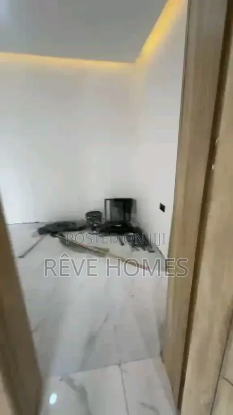 Furnished 2bdrm Apartment in Fola Agoro for rent