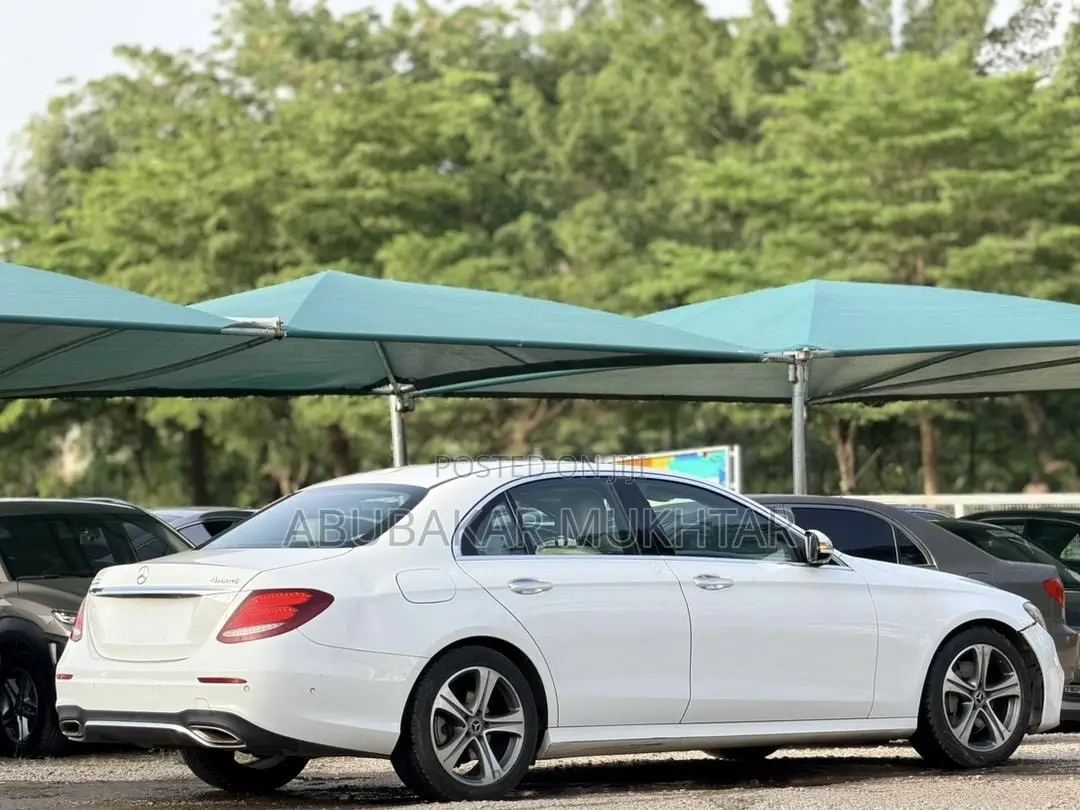 Mercedes-Benz E300 4Matic AWD Sedan (2.0L 4cyl 9A) 2017 White