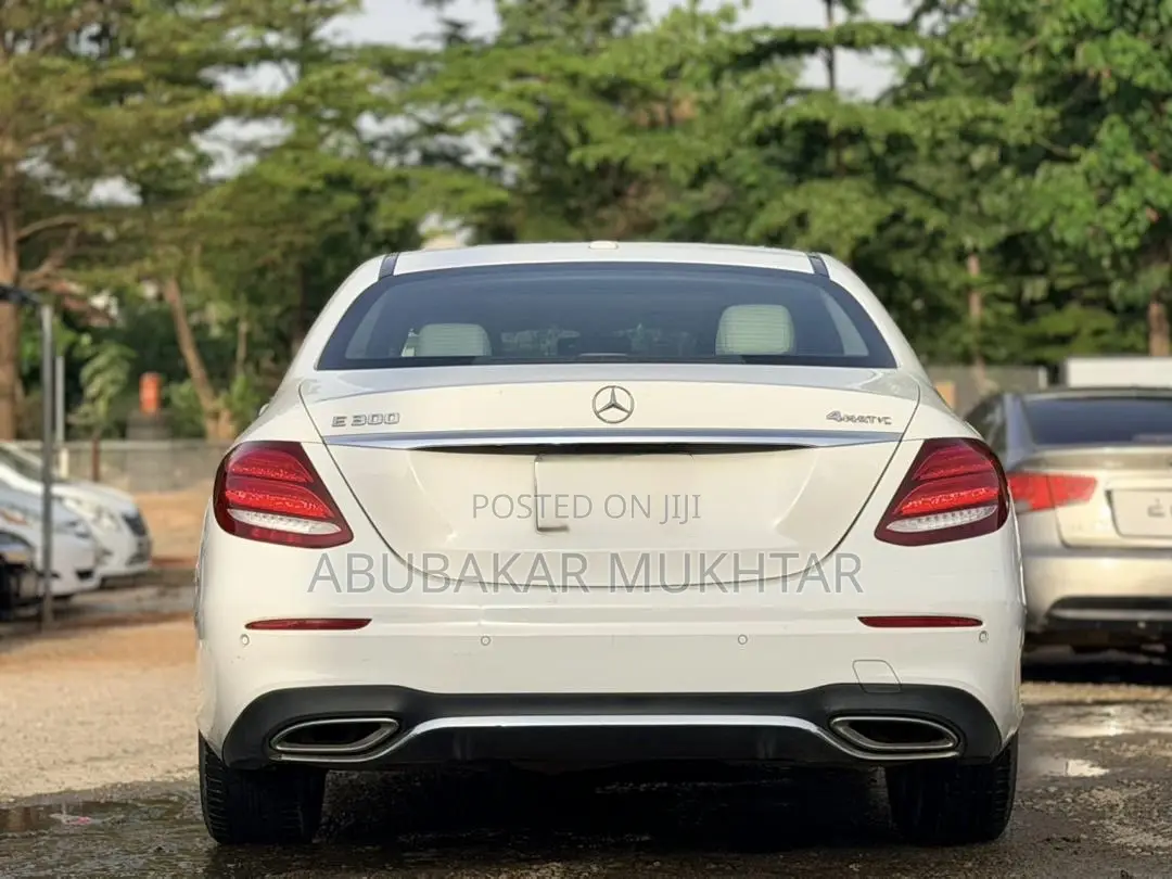 Mercedes-Benz E300 4Matic AWD Sedan (2.0L 4cyl 9A) 2017 White
