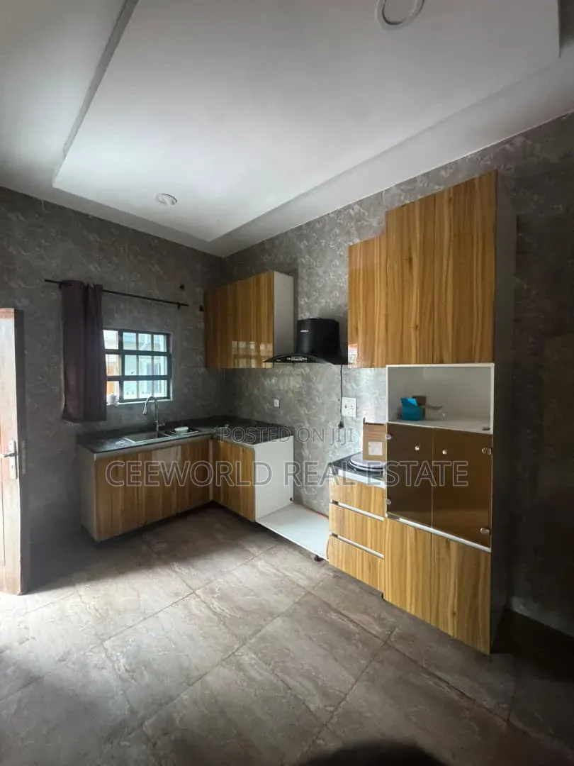 3bdrm Duplex in Calton Gate Estate, Akobo for rent