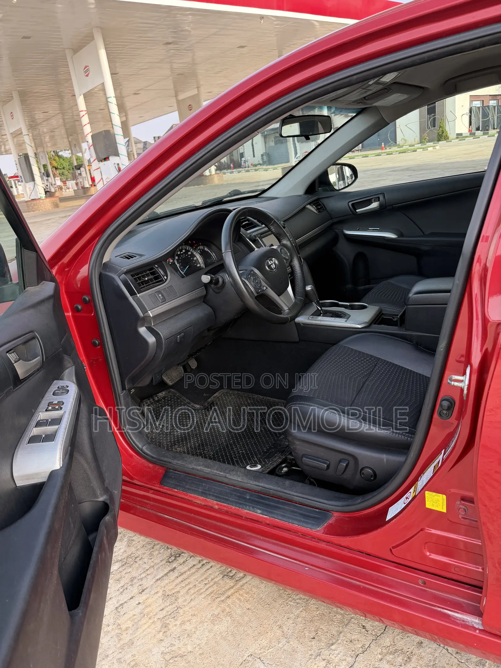 Toyota Camry SE 4dr Sedan (2.5L 4cyl 6A) 2013 Red