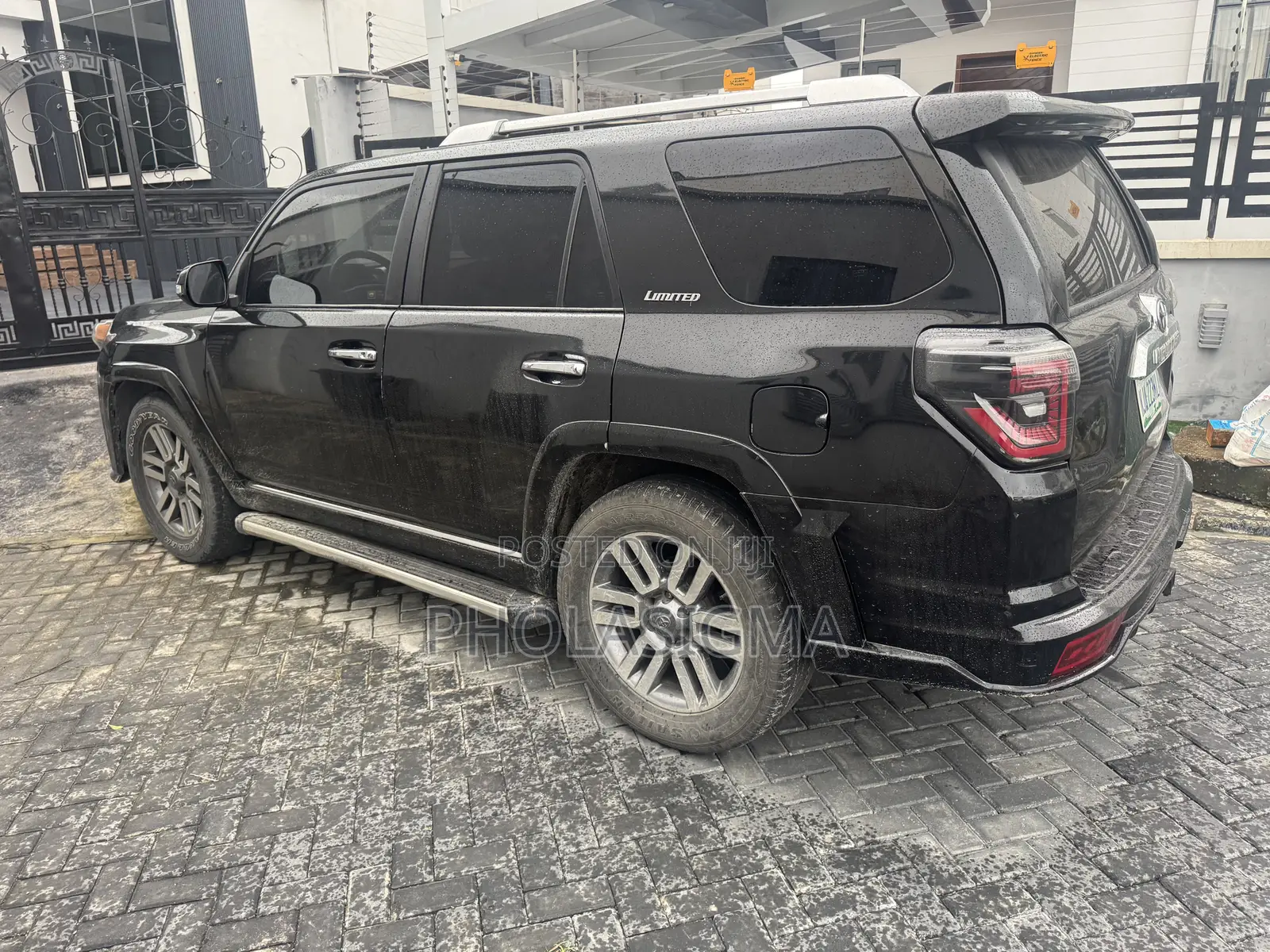 Toyota 4-Runner Limited 4WD 2010 Black
