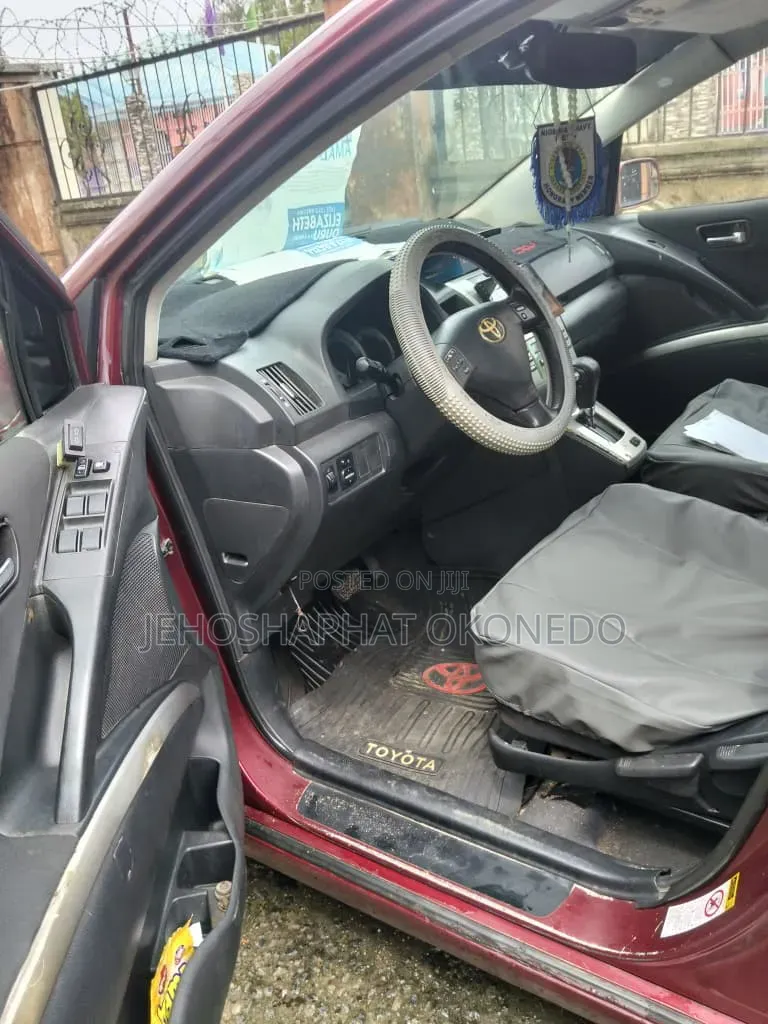 Toyota Corolla Verso 1.8 VVT-i Luna Automatic 2005 Burgundy